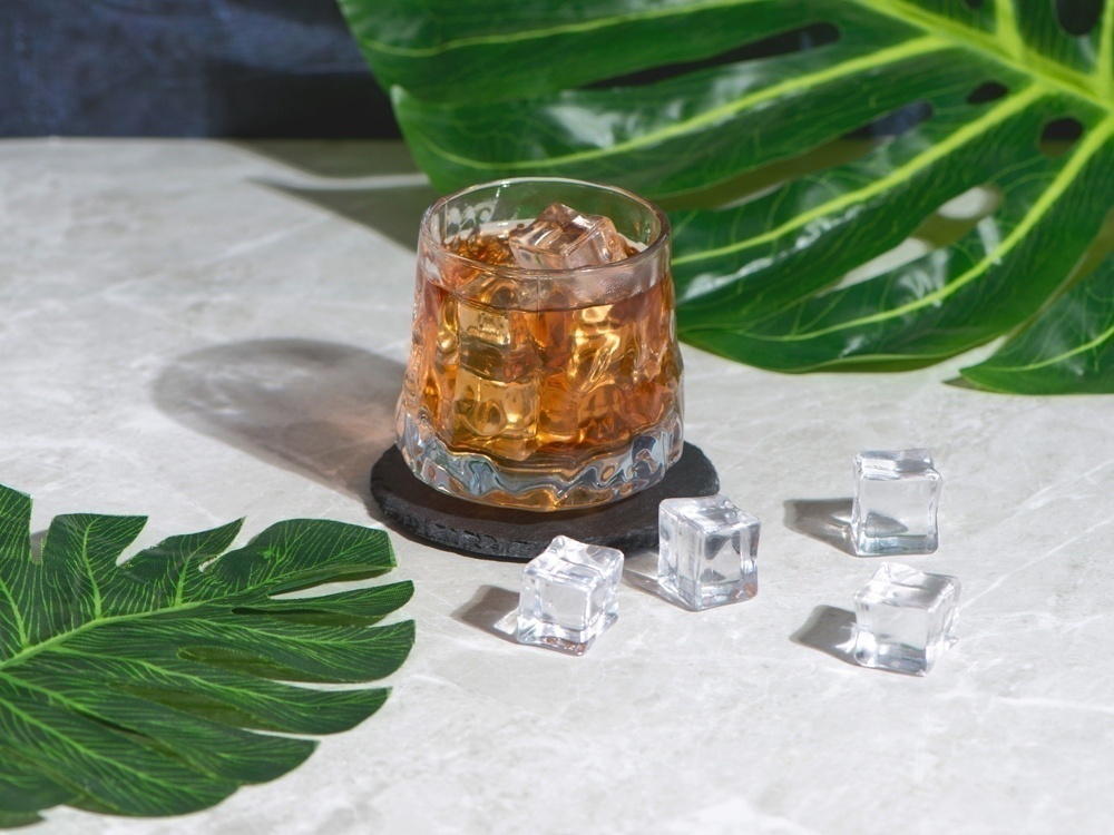 Вращающийся бокал для виски на сланцевом костере Bromo