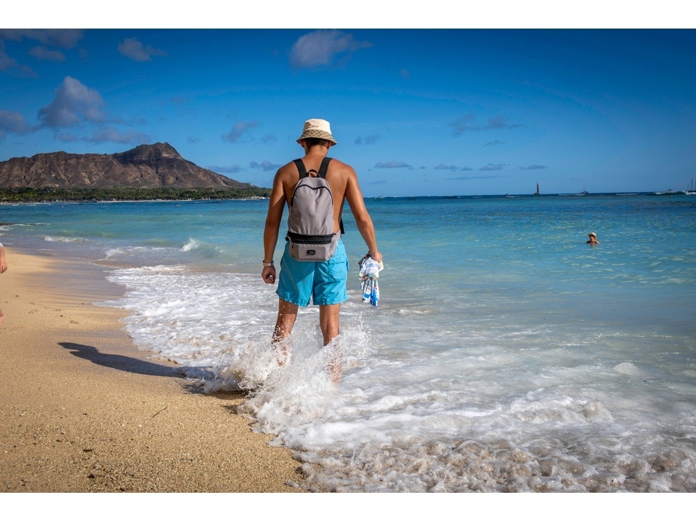 Рюкзак-трансформер 2-в-1 Athletica водостойкий с поясной сумкой из переработанного пластика