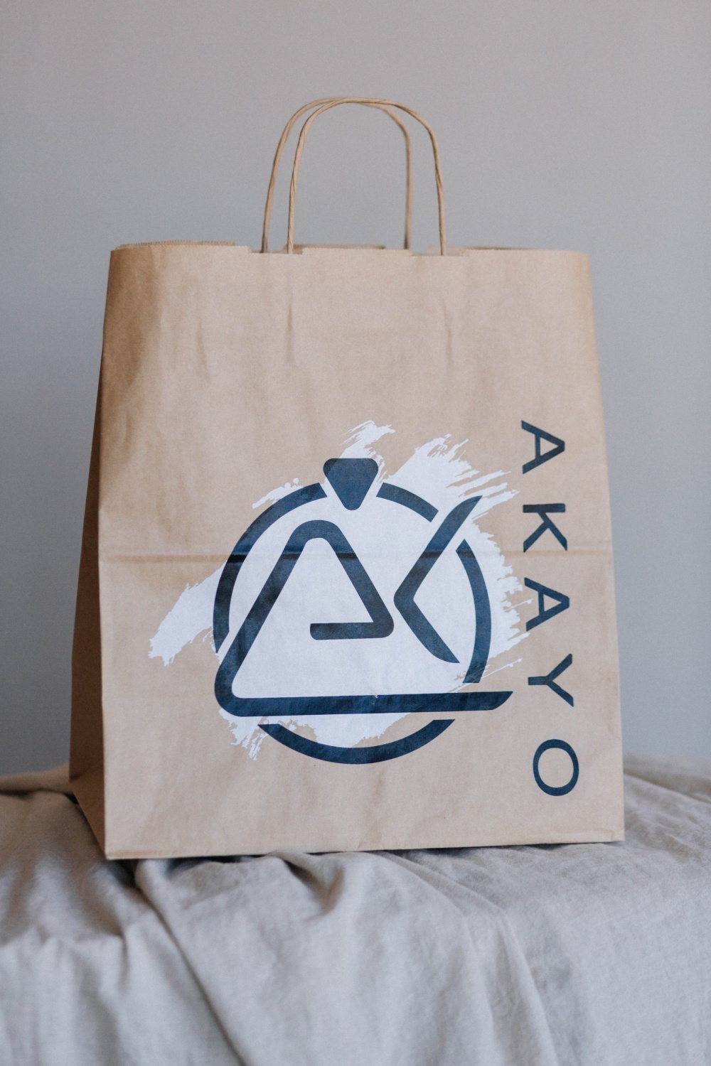 Крафт пакет, крученые ручки, 22*12*25 см (ш*г*в), цвет бурый 70 гр.